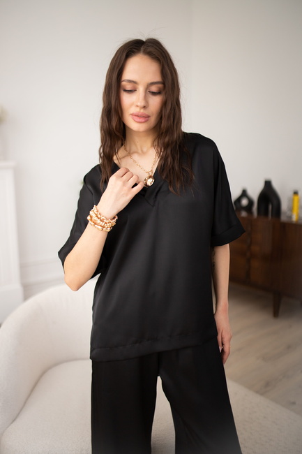 Жіноча чорна блузка EQUILIBRI артикул W491 049 102 Black SS2026 Фото ракурс 1 - Жіноча чорна блузка EQUILIBRI артикул W491 049 102 Black SS2026