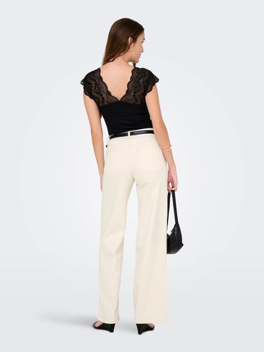 Фото ракурс 2 - Жіноча чорна блузка Only артикул 15354361 Black FW2025