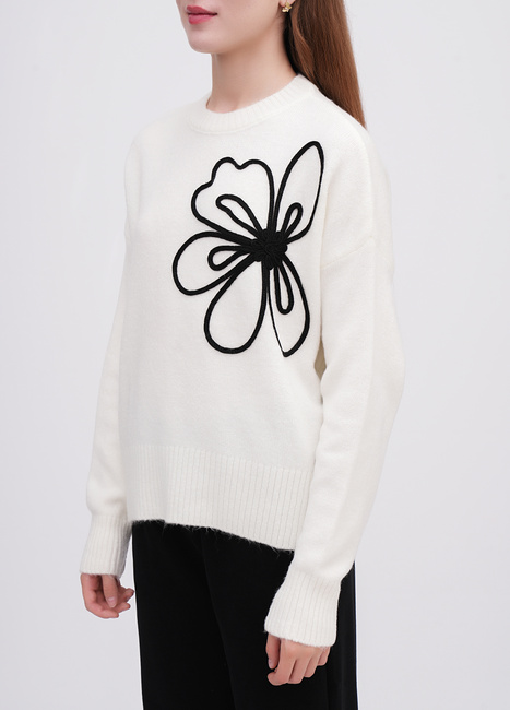 Фото ракурс 3 - Жіночий молочний светр EQUILIBRI артикул W342 071 000 MILK FW2025