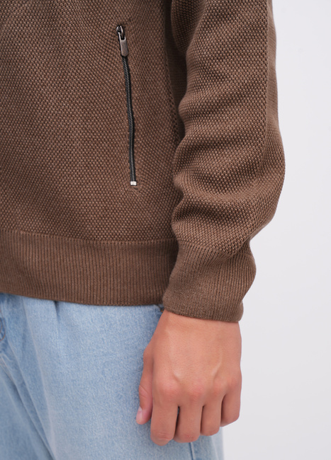 Фото ракурс 4 - Мужской коричневый кардиган EQUILIBRI артикул M343 001 000 Brown FW2025