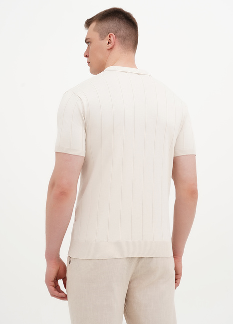 Фото ракурс 2 - Мужская бежевая футболка поло EQUILIBRI артикул M314 003 000 Beige SS2025