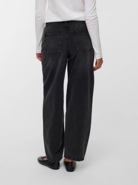 Фото ракурс 2 - Женские черные джинсы Vero Moda артикул 10338845 black denim FW2025