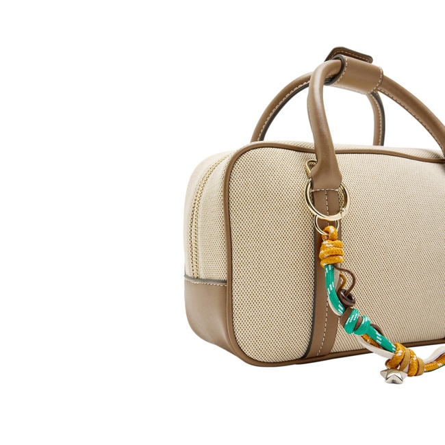 Жіноча молочна сумка Parfois артикул 232640 _EC FW2025 Фото ракурс 2 - Жіноча молочна сумка Parfois артикул 232640 _EC FW2025