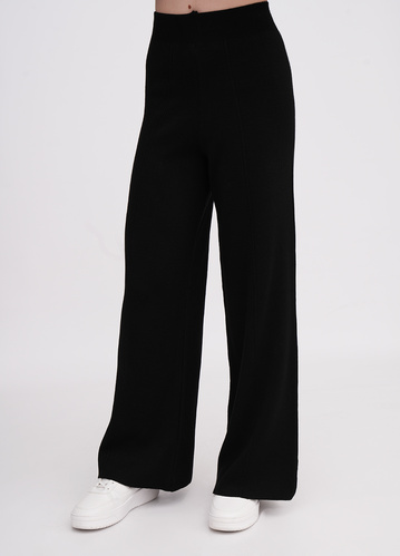 Фото ракурс 1 - Жіночі чорні штани EQUILIBRI артикул W391 055 200 Black FW2025