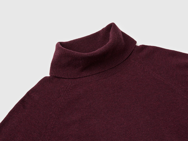 Жіноча коричнева водолазка Benetton артикул 1035D2551 80V 25A Фото ракурс 5 - Жіноча коричнева водолазка Benetton артикул 1035D2551 80V 25A