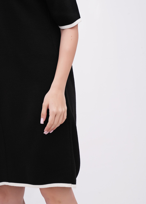 Жіноча чорна сукня EQUILIBRI артикул W352 005 001 Black FW2025 Фото ракурс 4 - Жіноча чорна сукня EQUILIBRI артикул W352 005 001 Black FW2025