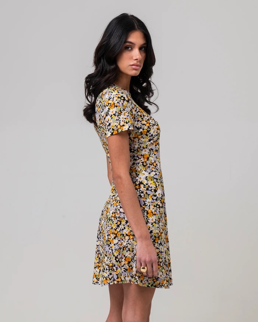 Женское желтое платье Piazza Italia артикул 50089 var 3 SS2025 Фото ракурс 2 - Женское желтое платье Piazza Italia артикул 50089 var 3 SS2025