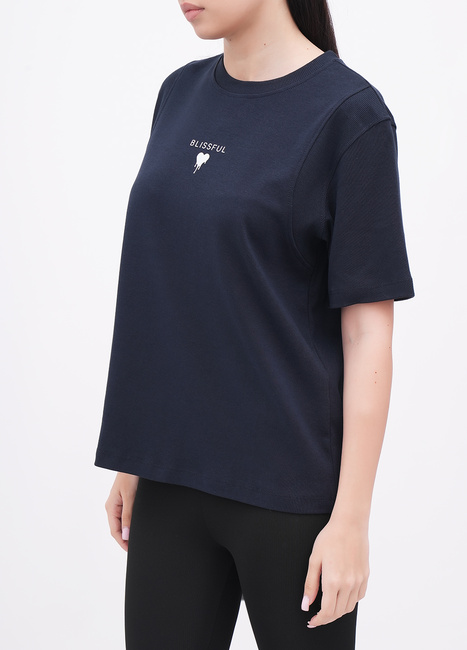 Фото ракурс 3 - Жіноча синя футболка EQUILIBRI артикул W213 098 000 NAVY BLUE FW2025