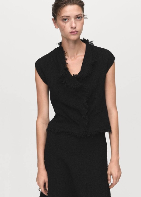 Жіноча чорна спiдниця Mango артикул 17075824 99 1 season Фото ракурс 4 - Жіноча чорна спiдниця Mango артикул 17075824 99 1 season