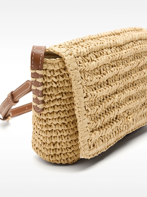 Фото ракурс 3 - Жіноча бежева сумка Parfois артикул 230403 NCS SS2025