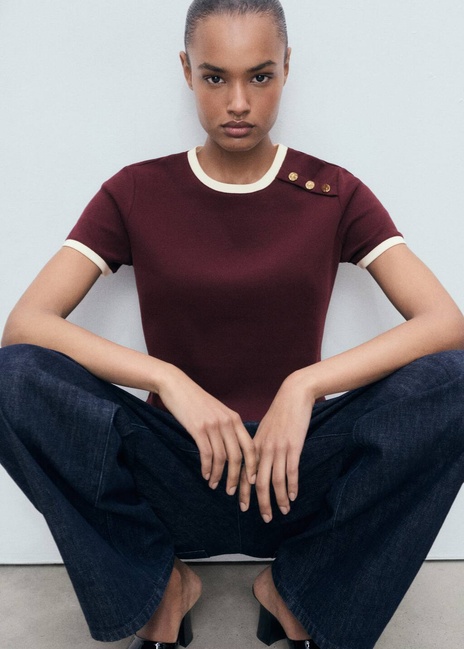 Жіноча бордова футболка Mango артикул 17054084 78 1 season Фото ракурс 5 - Жіноча бордова футболка Mango артикул 17054084 78 1 season