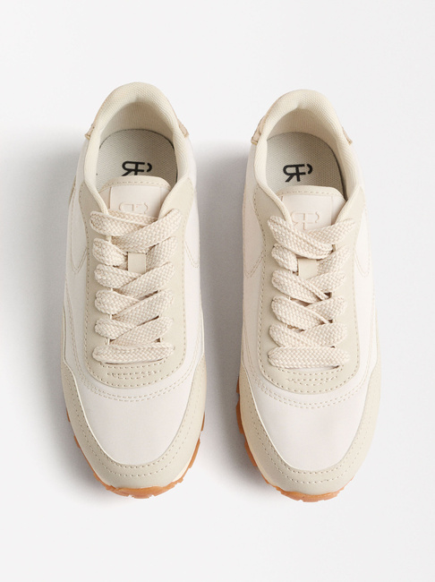 Фото ракурс 4 - Жіночі молочні кросівки Parfois артикул 224805 _OW FW2025