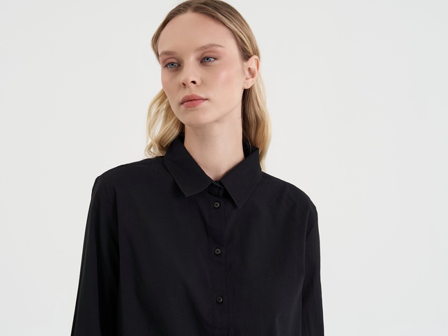 Женская черная рубашка Benetton артикул 5WPQDQ0AX 100 25A Фото ракурс 4 - Женская черная рубашка Benetton артикул 5WPQDQ0AX 100 25A