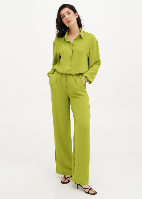 Фото ракурс 1 - Жіночі зелені брюки EQUILIBRI артикул W491 031 201 LIME SS2025