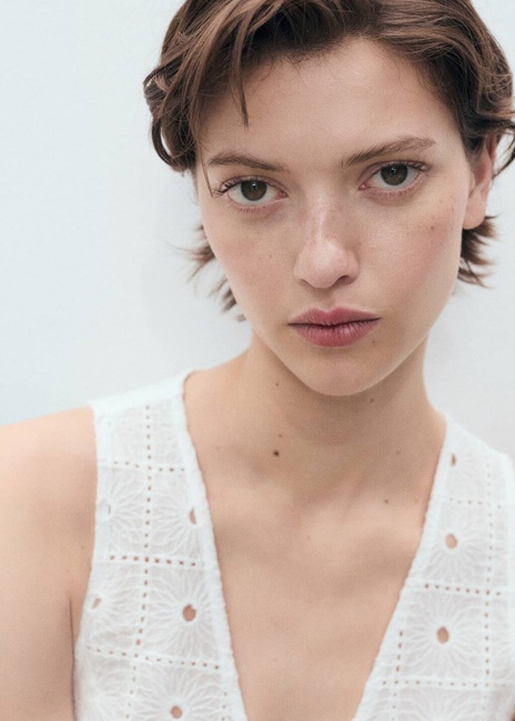 Жіночий білий жилет Mango артикул 87089063 01 8 season Фото ракурс 4 - Жіночий білий жилет Mango артикул 87089063 01 8 season