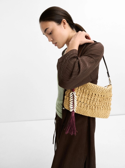 Женская бежевая сумка Parfois артикул 230280 NCM FW2025 Фото ракурс 5 - Женская бежевая сумка Parfois артикул 230280 NCM FW2025