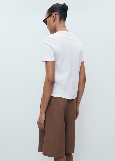 Женская белая футболка Mango артикул 17021197 01 1 season Фото ракурс 2 - Женская белая футболка Mango артикул 17021197 01 1 season