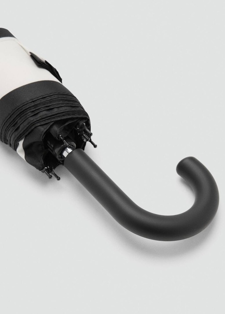 Жіноча чорна парасоля Mango артикул 27081176 99 2 season Фото ракурс 2 - Жіноча чорна парасоля Mango артикул 27081176 99 2 season