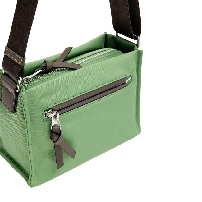Фото ракурс 3 - Женская зеленая сумка Parfois артикул 242461 _GN SS2026
