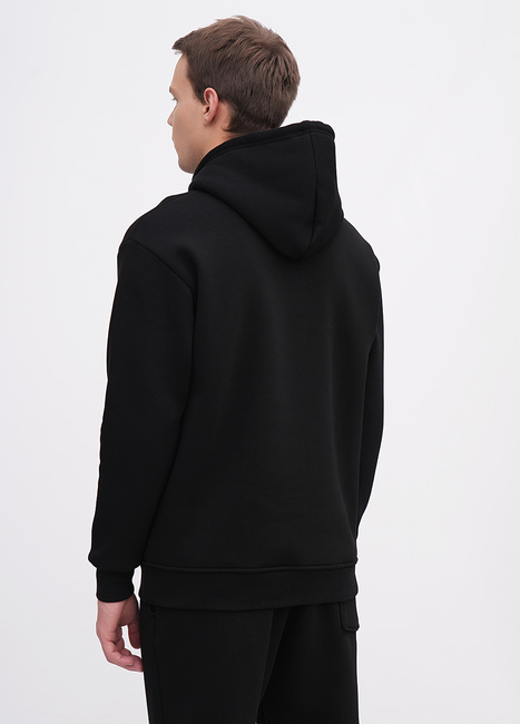 Фото ракурс 2 - Чоловіче чорнe худі EQUILIBRI артикул M232 002 000 Black FW2025