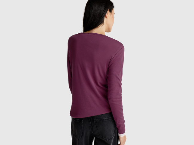 Фото ракурс 2 - Жіночий бордовий лонгслів Benetton артикул 3GA2E16F9 1D3 25A