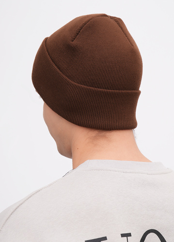 Фото ракурс 2 - Мужская коричневая шапка EQUILIBRI артикул M881 002 000 CAMEL FW2025