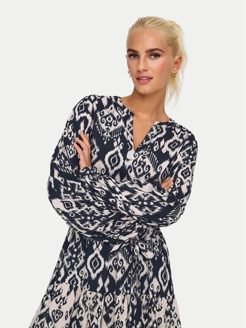 Женское черное платье Only артикул 15344999 PHANTOM SS2025 Фото ракурс 4 - Женское черное платье Only артикул 15344999 PHANTOM SS2025