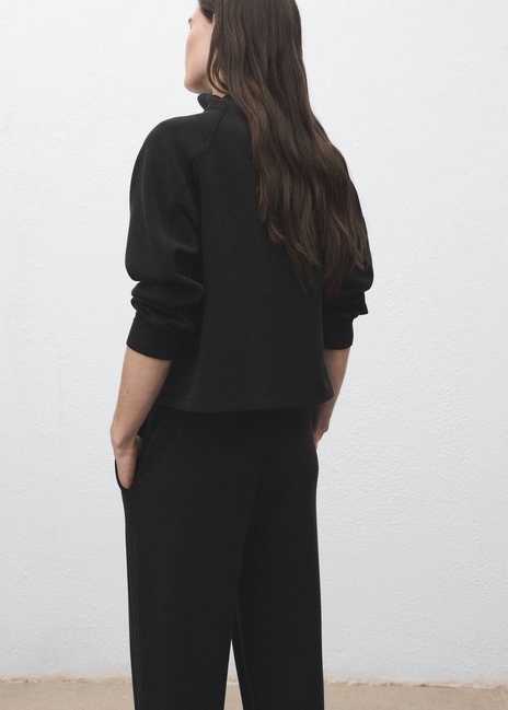 Женский черный свитер Mango артикул 17075812 99 1 season Фото ракурс 2 - Женский черный свитер Mango артикул 17075812 99 1 season