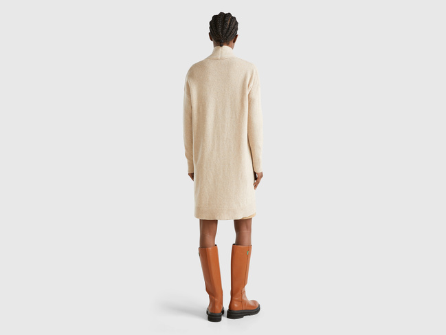 Жіночий бежевий кардиган Benetton артикул 103MDN00B 562 24A Фото ракурс 2 - Жіночий бежевий кардиган Benetton артикул 103MDN00B 562 24A