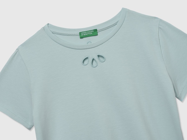 Голубая футболка для девочек Benetton артикул 3P4ZC10O0.G 0U4 25P Фото ракурс 3 - Голубая футболка для девочек Benetton артикул 3P4ZC10O0.G 0U4 25P