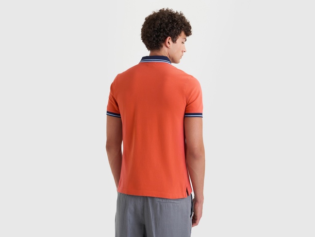 Фото ракурс 2 - Чоловіча червона футболка поло Benetton артикул 3F9HU302E 736 25P