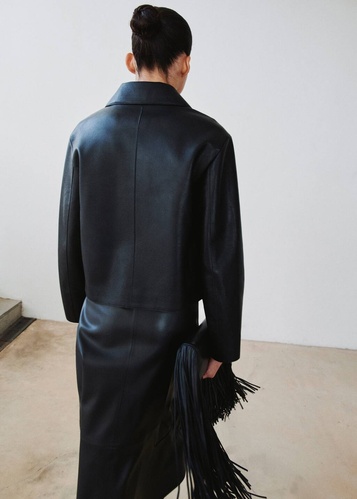 Фото ракурс 2 - Женская черная куртка Mango артикул 27091189 99 2 season