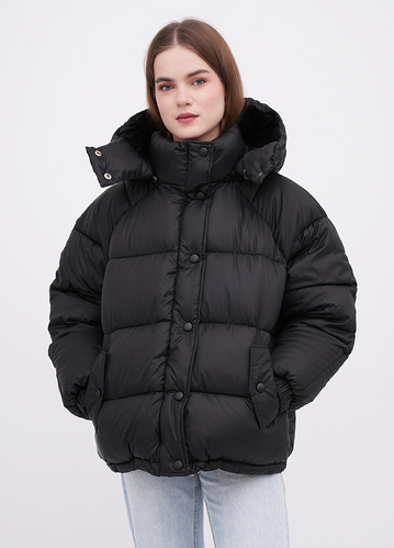 Фото ракурс 1 - Жіноча чорна куртка EQUILIBRI артикул W172 011 000 Black FW2025