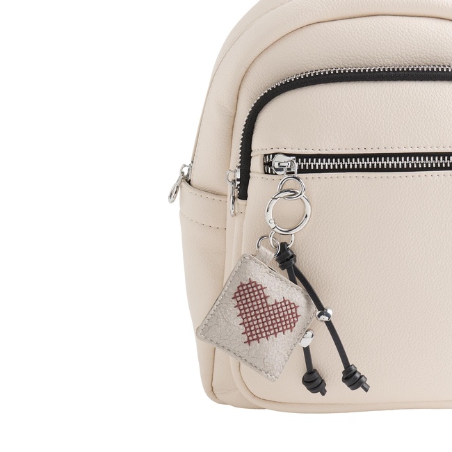 Фото ракурс 3 - Жіночий молочний рюкзак Parfois артикул 228720 _EC SS2025