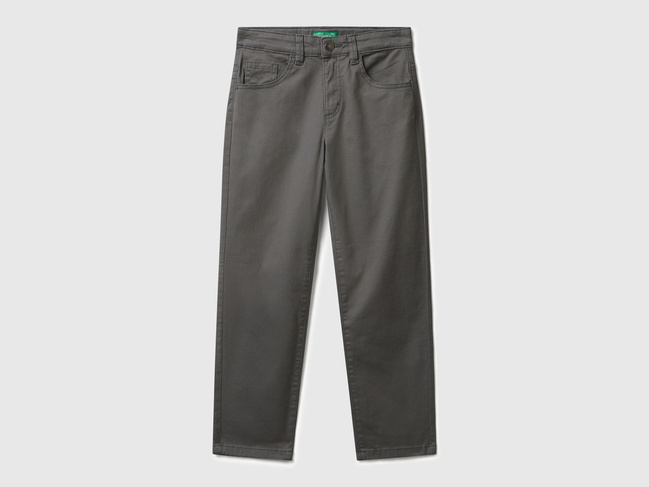 Серые штаны для мальчиков Benetton артикул 4RHPCE04D.G 00W 25A Фото ракурс 1 - Серые штаны для мальчиков Benetton артикул 4RHPCE04D.G 00W 25A