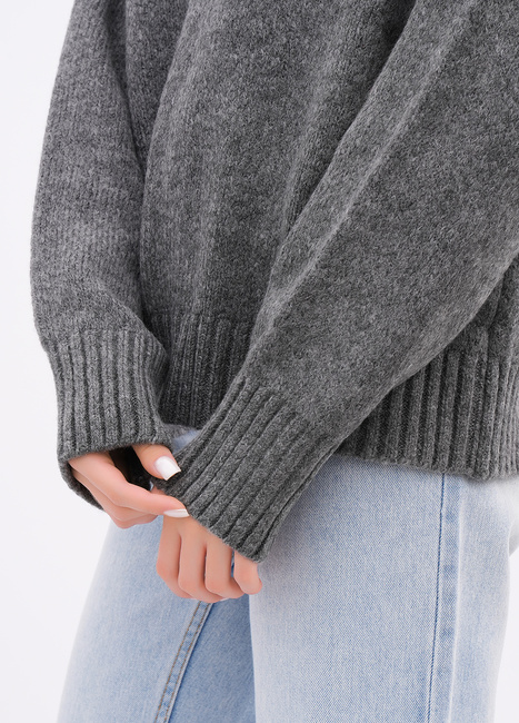 Жіночий сірий светр EQUILIBRI артикул W342 054 000 Anthracite FW2025 Фото ракурс 4 - Жіночий сірий светр EQUILIBRI артикул W342 054 000 Anthracite FW2025