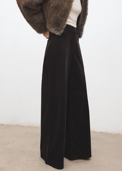 Женские коричневые джинсы Mango артикул 17057780 32 1 season Фото ракурс 1 - Женские коричневые джинсы Mango артикул 17057780 32 1 season