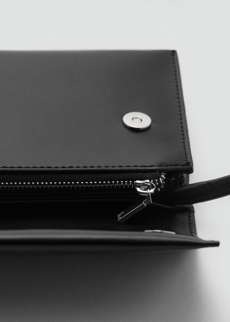 Фото ракурс 5 - Жіноча чорна сумка Mango артикул 87040292 99 8 season