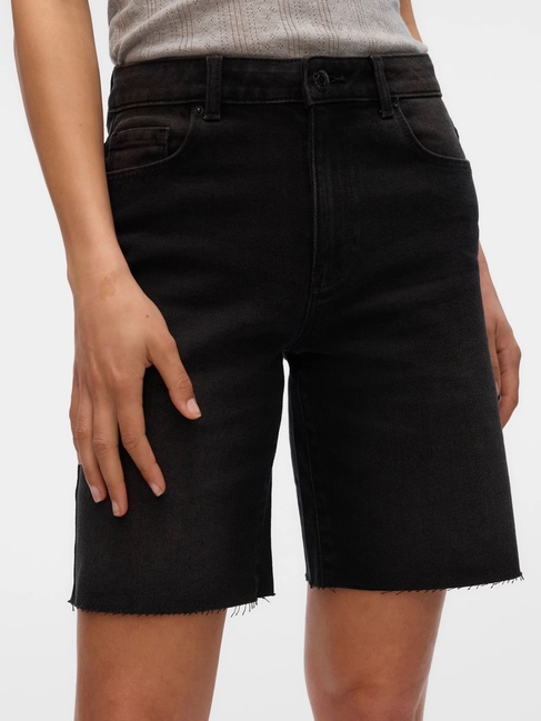 Женские черные шорты Vero Moda артикул 10329547 black denim FW2025 Фото ракурс 6 - Женские черные шорты Vero Moda артикул 10329547 black denim FW2025