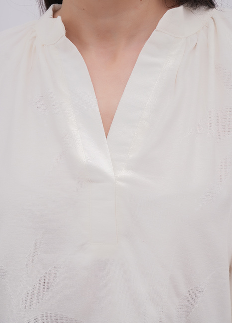 Жіноча біла блузка EQUILIBRI артикул W421 028 000 White FW2025 Фото ракурс 4 - Жіноча біла блузка EQUILIBRI артикул W421 028 000 White FW2025