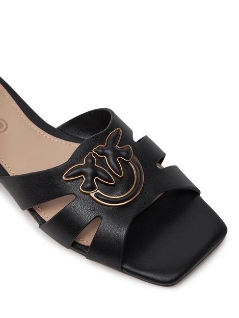 Фото ракурс 5 - Женские черные босоножки Pinko артикул SD0313-P003 Z99 SS2025