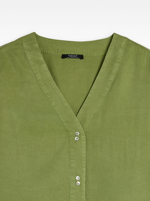 Женская зеленая рубашка Parfois артикул 236766 _GN FW2025 Фото ракурс 5 - Женская зеленая рубашка Parfois артикул 236766 _GN FW2025