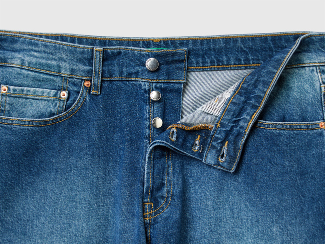 Фото ракурс 3 - Мужские синие джинсы Benetton артикул 46WZUE01X 901 25A