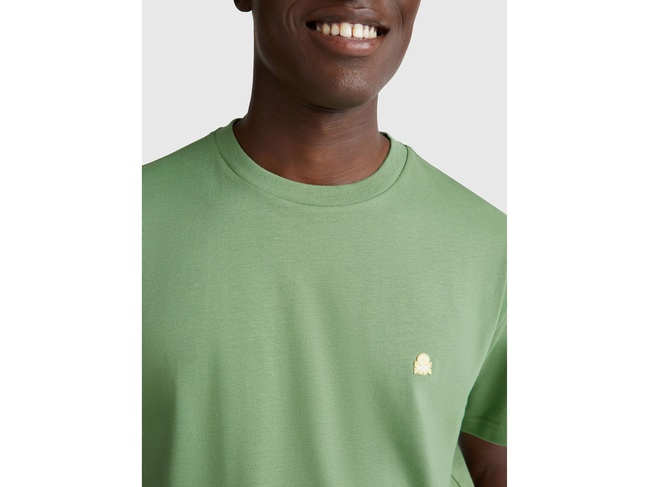 Фото ракурс 4 - Чоловіча зелена футболка Benetton артикул 3MI5J1AF7 8K7 25A