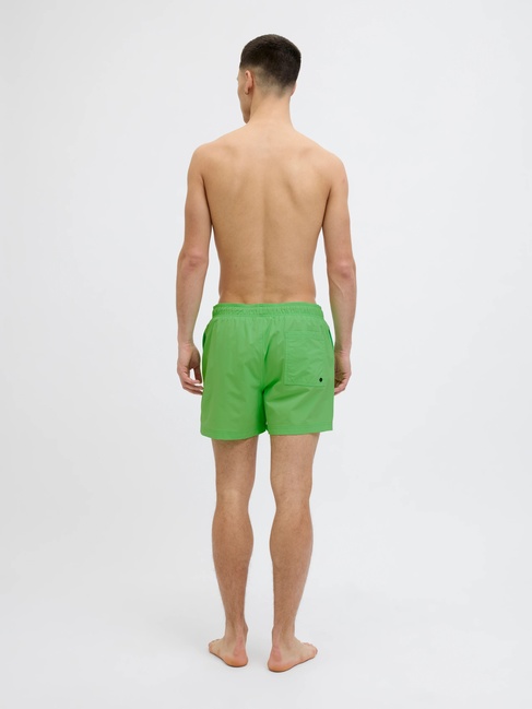 Мужские зеленые плавки Jack & Jones артикул 12272776 Summer Green SS2025 Фото ракурс 2 - Мужские зеленые плавки Jack & Jones артикул 12272776 Summer Green SS2025