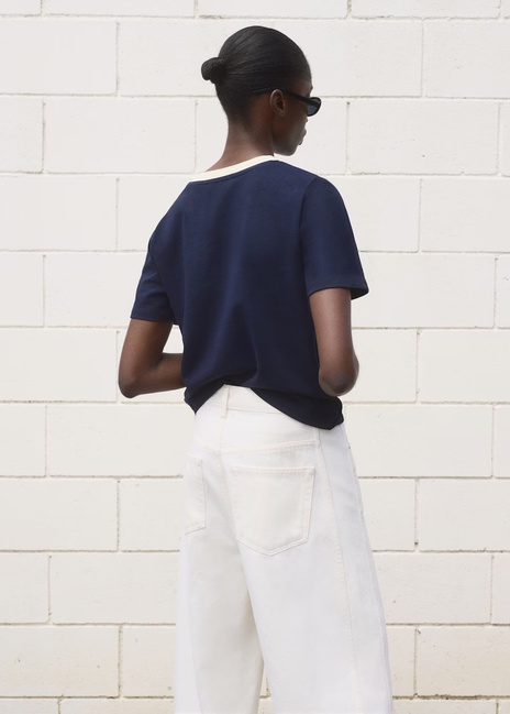 Женская синяя футболка Mango артикул 17081173 56 1 season Фото ракурс 2 - Женская синяя футболка Mango артикул 17081173 56 1 season