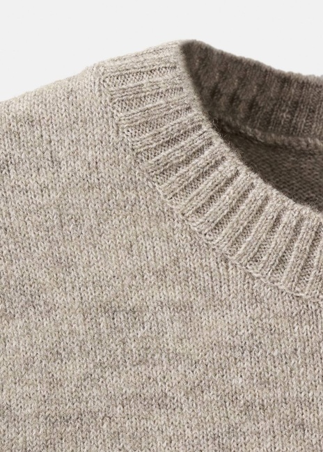 Жіночий бежевий джемпер Mango артикул 17007846 06 1 season Фото ракурс 6 - Жіночий бежевий джемпер Mango артикул 17007846 06 1 season