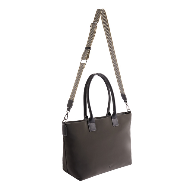 Жіноча чорна сумка Parfois артикул 229056 _BK SS2025 Фото ракурс 2 - Жіноча чорна сумка Parfois артикул 229056 _BK SS2025