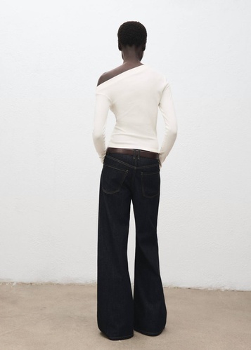 Фото ракурс 2 - Жіноча молочна футболка Mango артикул 17045827 02 1 season