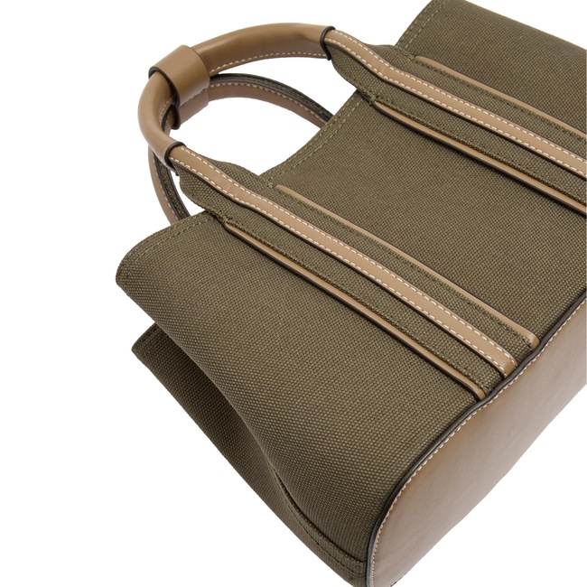 Жіноча зелена сумка Parfois артикул 230340 _KK SS2025 Фото ракурс 3 - Жіноча зелена сумка Parfois артикул 230340 _KK SS2025